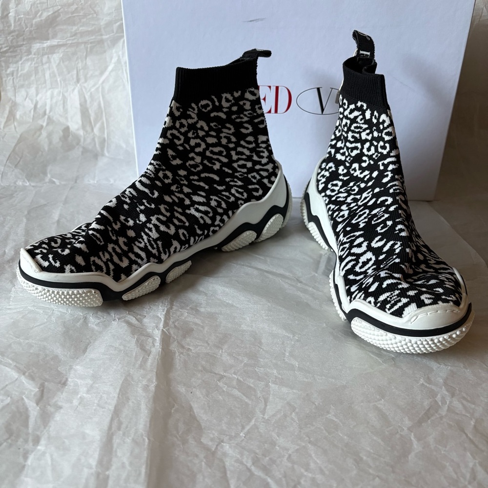 RED (V) Valentino Glam Run Sock Sneakers NEW 7